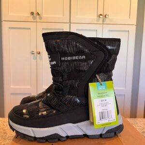 HOBIBEAR Black Insulated Rain and Snow Boots. Warm faux fur lined.